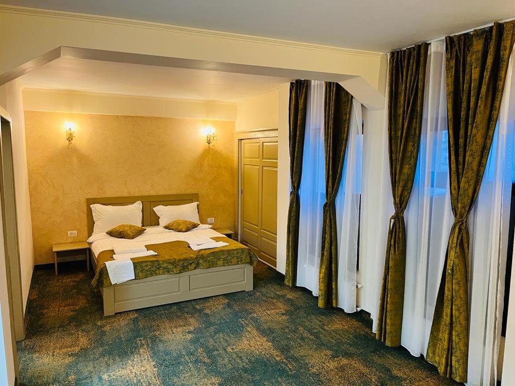 Hotel La Ane Babadag Bagian luar foto